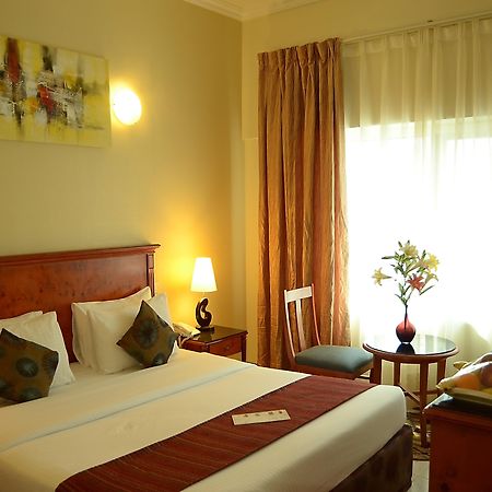 Nejoum Al Emarat Hotel Sardzsa Kültér fotó
