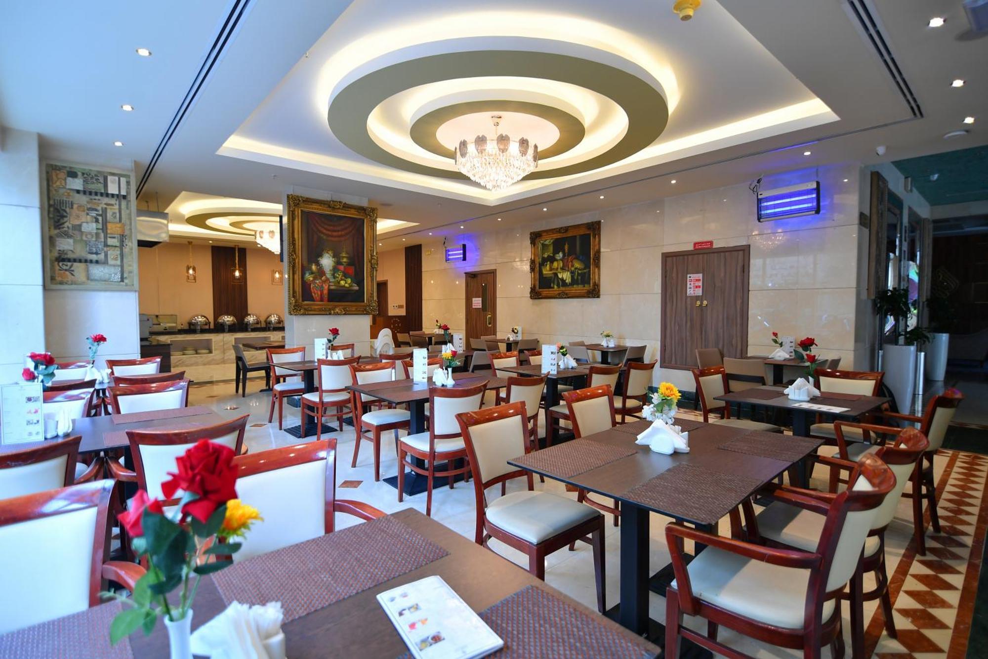 Nejoum Al Emarat Hotel Sardzsa Kültér fotó